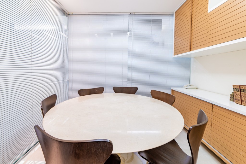 Sala-Codigo-21807-para-Alugar-no-bairro-Centro-na-cidade-de-Juiz-de-Fora