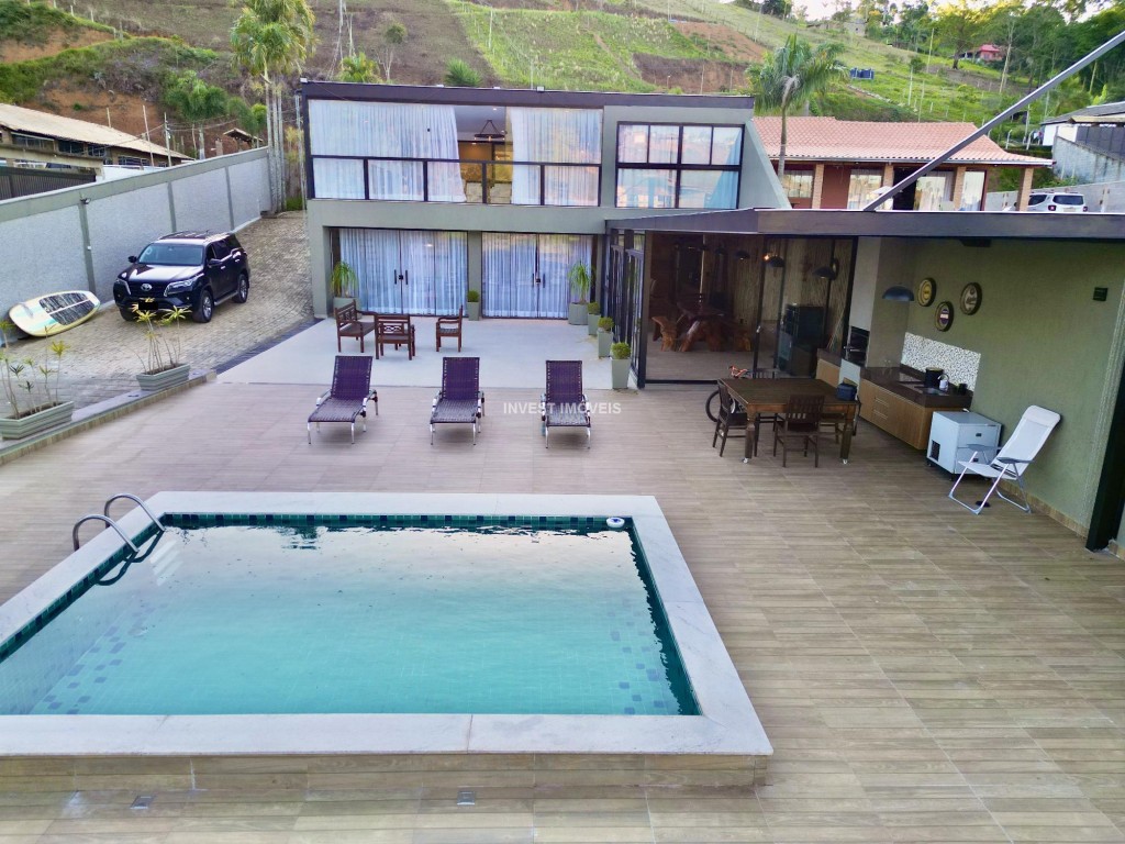 Granja a Venda no bairro NAUTICO na cidade de Juiz de Fora — 3 quarto(s), 2 banheiro(s), 10 vaga(s), Valor R$ 1699000.