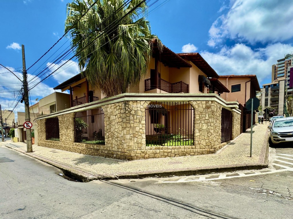 Casa a Venda no bairro São Mateus na cidade de Juiz de Fora — 4 quarto(s), 8 banheiro(s), 6 vaga(s), área 54800 m², Valor R$ 1950000.