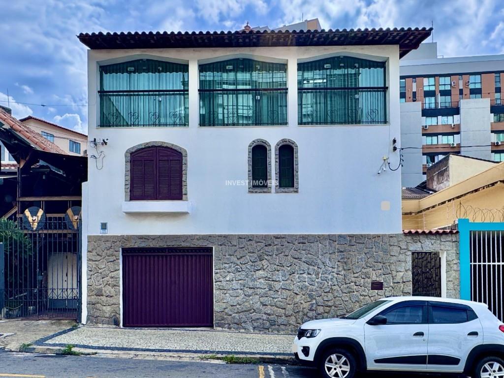 Casa a Venda no bairro São Mateus na cidade de Juiz de Fora — 4 quarto(s), 3 banheiro(s), 3 vaga(s), área 27400 m², Valor R$ 1299000.