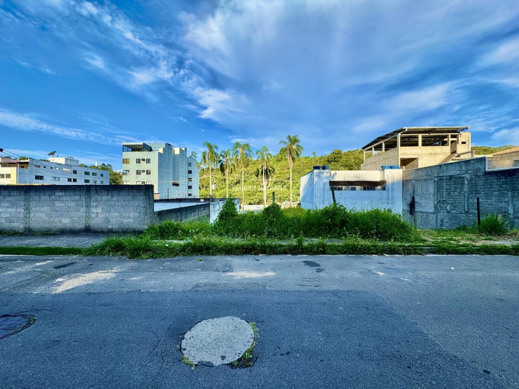 Terreno a Venda no bairro São Pedro na cidade de Juiz de Fora — área 30100 m², Valor R$ 350000.