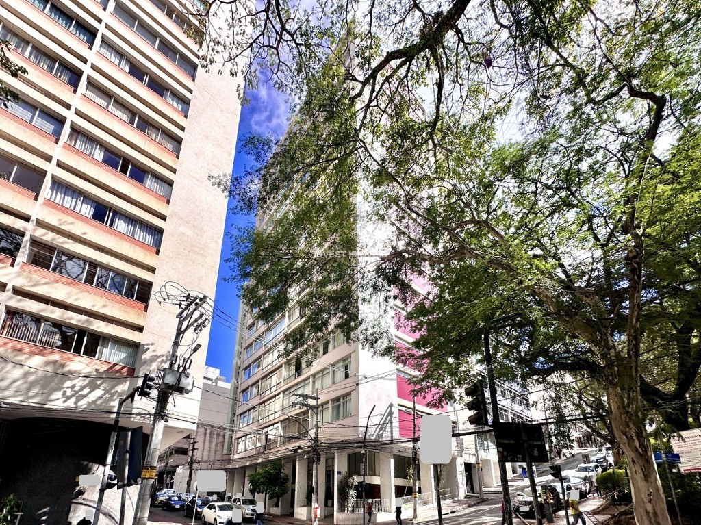 Apartamento a Venda no bairro Centro na cidade de Juiz de Fora — 3 quarto(s), 2 banheiro(s), 1 vaga(s), área 16200 m², Valor R$ 650000.