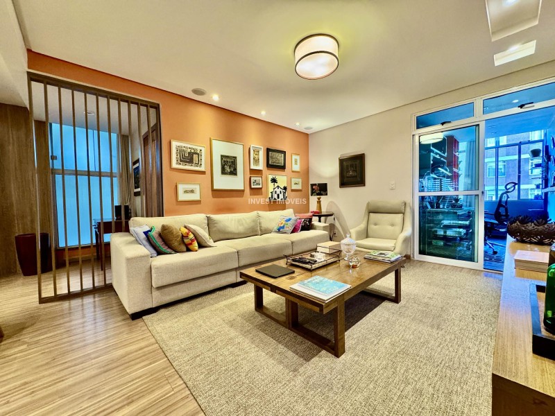 Apartamento a Venda no bairro Centro na cidade de Juiz de Fora — 3 quarto(s), 3 banheiro(s), 1 vaga(s), área 13500 m², Valor R$ 749900.