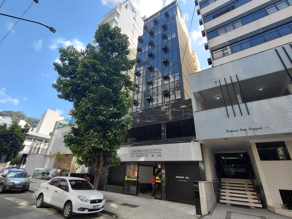 Sala-Codigo-22116-para-Alugar-no-bairro-Centro-na-cidade-de-Juiz-de-Fora