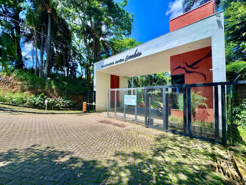 Terreno a Venda no bairro Salvaterra na cidade de Juiz de Fora — área 54000 m², Valor R$ 149990.