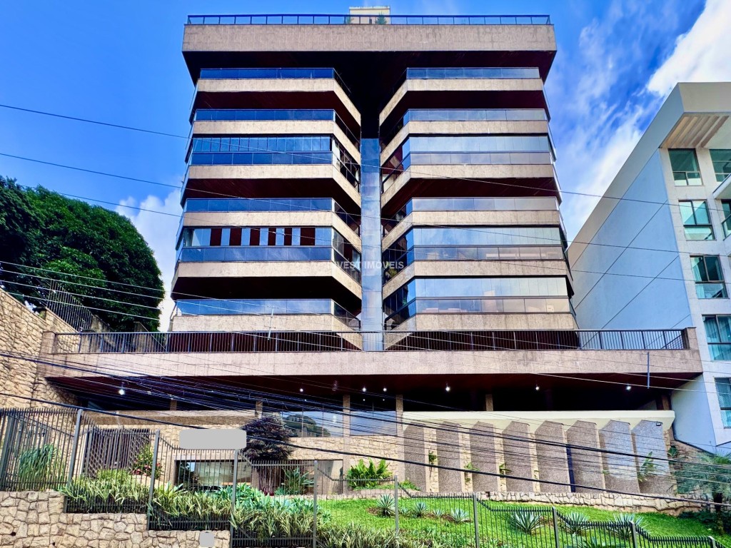 Apartamento a Venda no bairro São Mateus na cidade de Juiz de Fora — 4 quarto(s), 4 banheiro(s), 2 vaga(s), área 30100 m², Valor R$ 1200000.