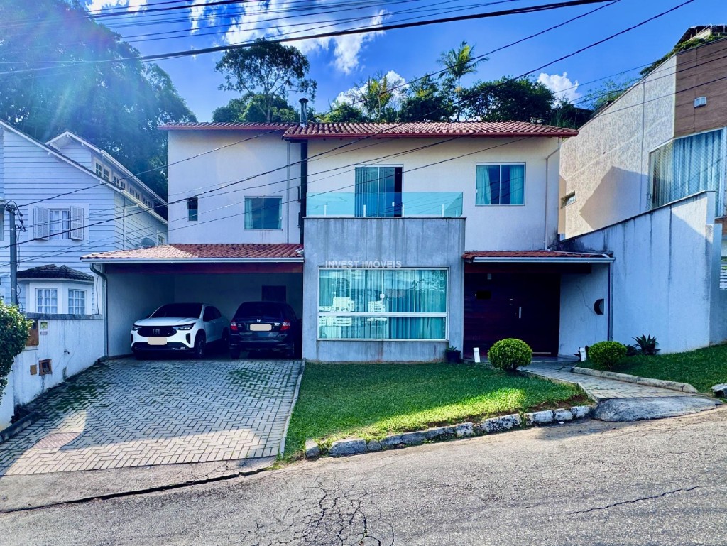 Casa a Venda no bairro Portal da Torre na cidade de Juiz de Fora — 3 quarto(s), 3 banheiro(s), 2 vaga(s), Valor R$ 950000.