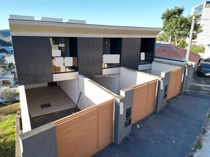 Casa a Venda no bairro Recanto da Mata na cidade de Juiz de Fora — 3 quarto(s), 2 banheiro(s), 2 vaga(s), área 14000 m², Valor R$ 640000.