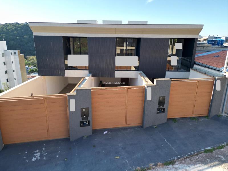 Casa a Venda no bairro Recanto da Mata na cidade de Juiz de Fora — 3 quarto(s), 2 banheiro(s), 2 vaga(s), área 14000 m², Valor R$ 640000.