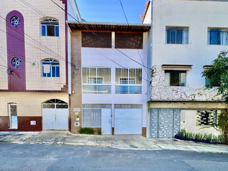 Casa a Venda no bairro São Mateus na cidade de Juiz de Fora — 4 quarto(s), 4 banheiro(s), 4 vaga(s), área 27300 m², Valor R$ 1190000.