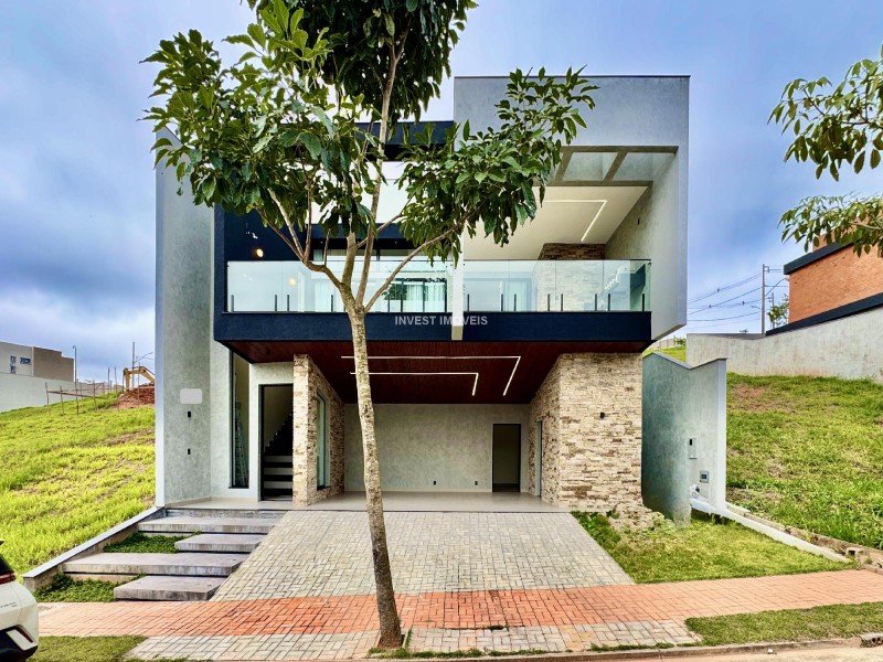 Casa a Venda no bairro Salvaterra na cidade de Juiz de Fora — 3 quarto(s), 2 banheiro(s), 2 vaga(s), Valor R$ 1850000.
