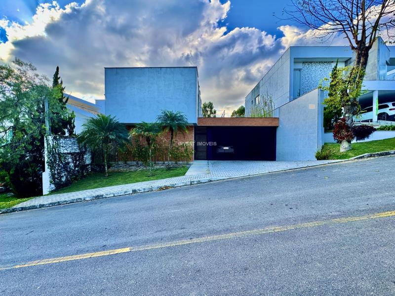 Casa a Venda no bairro Portal do Aeroporto na cidade de Juiz de Fora — 4 quarto(s), 5 banheiro(s), 4 vaga(s), área 40000 m², Valor R$ 2690000.