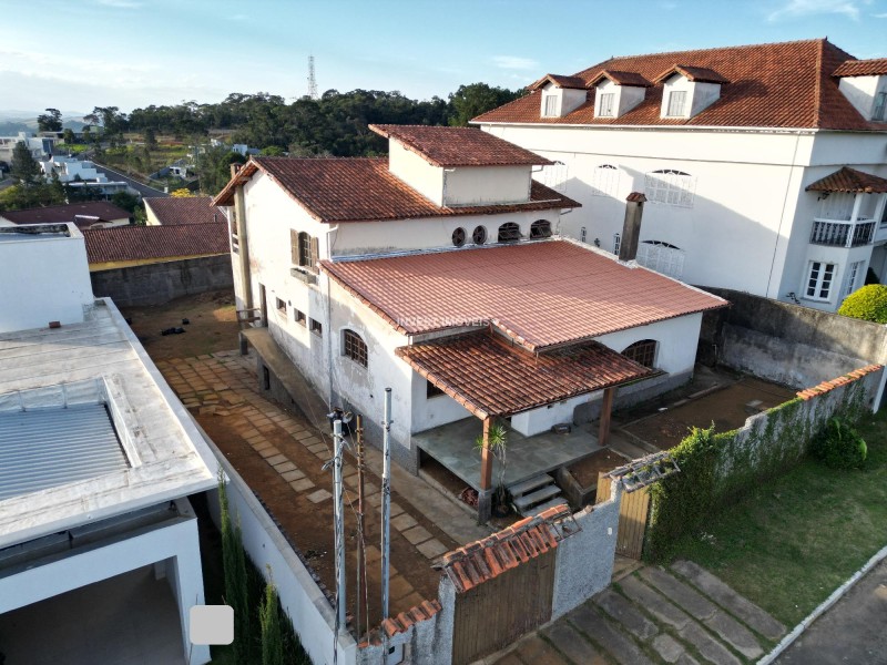 Casa a Venda no bairro Chales do Imperador na cidade de Juiz de Fora — 4 quarto(s), 3 banheiro(s), Valor R$ 1190000.