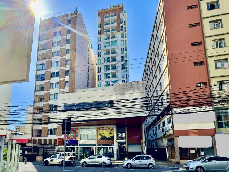 Cobertura a Venda no bairro Centro na cidade de Juiz de Fora — 3 quarto(s), 5 banheiro(s), 3 vaga(s), área 19800 m², Valor R$ 1790000.