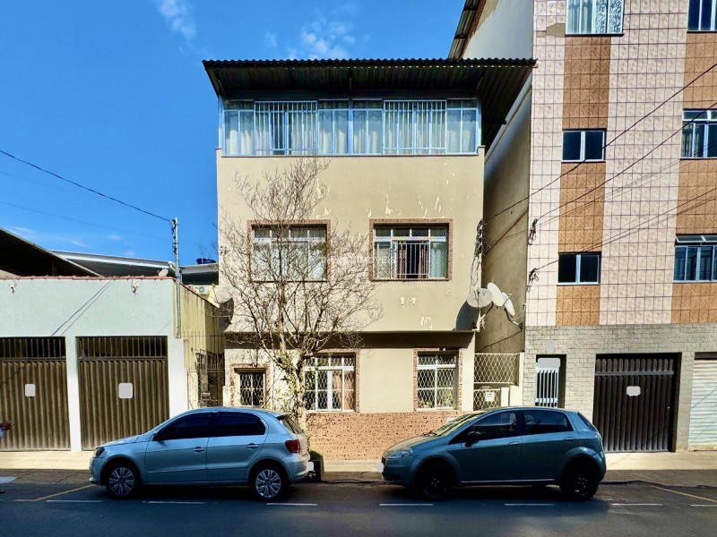 Cobertura a Venda no bairro Santos Anjos na cidade de Juiz de Fora — 4 quarto(s), 2 banheiro(s), área 7200 m², Valor R$ 330000.