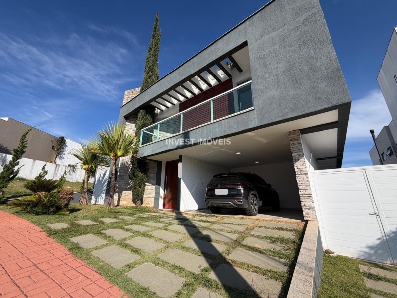 Casa a Venda no bairro Estrela Sul na cidade de Juiz de Fora — 4 quarto(s), 4 banheiro(s), 4 vaga(s), área 50000 m², Valor R$ 2790000.