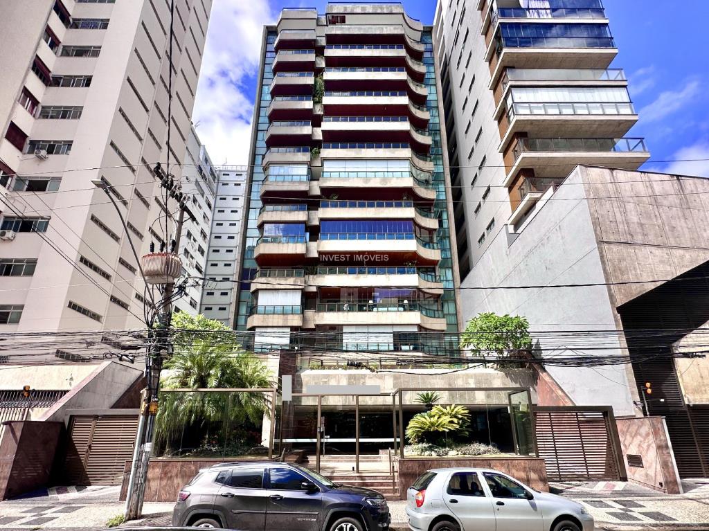 Apartamento a Venda no bairro Centro na cidade de Juiz de Fora — 4 quarto(s), 2 banheiro(s), 4 vaga(s), área 48000 m², Valor R$ 3800000.