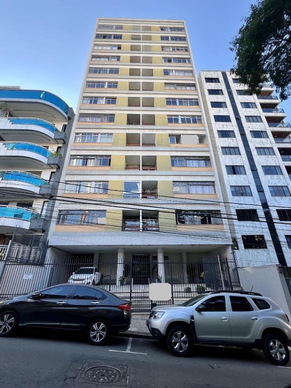 Apartamento a Venda no bairro Centro na cidade de Juiz de Fora — 3 quarto(s), 2 banheiro(s), 1 vaga(s), área 13000 m², Valor R$ 580000.