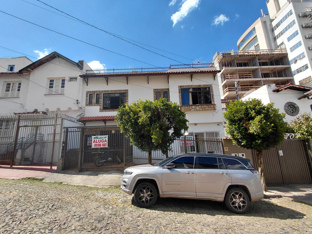 Casa-Codigo-5291-para-alugar-no-bairro-Centro-na-cidade-de-Juiz-de-Fora