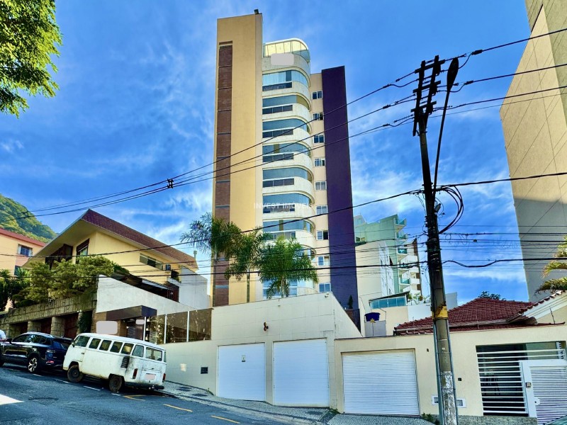 Apartamento a Venda no bairro Santa Helena na cidade de Juiz de Fora — 3 quarto(s), 3 banheiro(s), 3 vaga(s), área 10000 m², Valor R$ 1100000.
