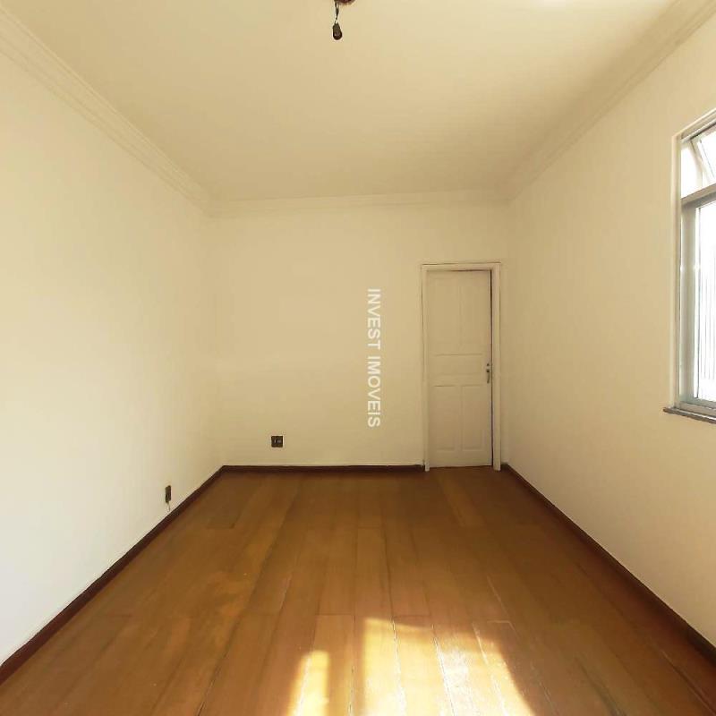 Apartamento a Venda no bairro Centro na cidade de Juiz de Fora — 3 quarto(s), 1 banheiro(s), área 11000 m², Valor R$ 240000.