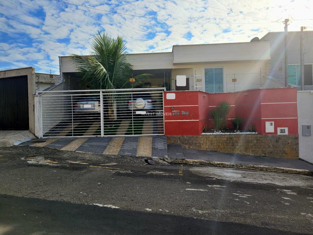 Casa a Venda no bairro Quintas das Avenidas na cidade de Juiz de Fora — 3 quarto(s), 3 banheiro(s), 2 vaga(s), área 15100 m², Valor R$ 850000.