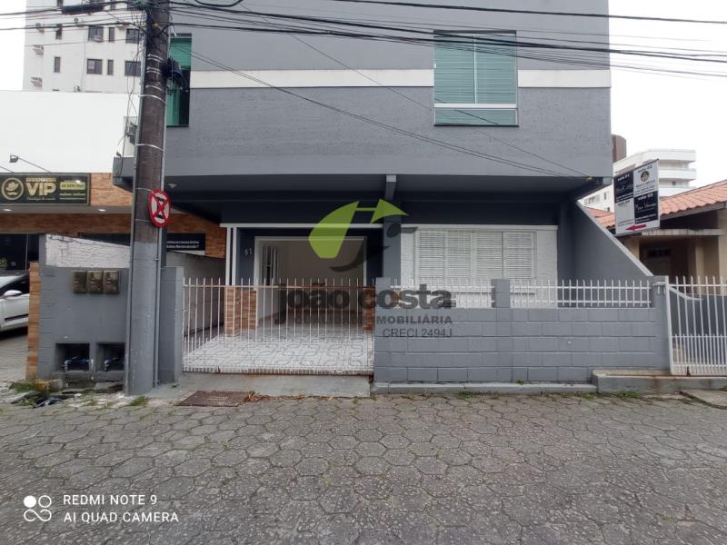 Casa Codigo 4925 para alugar no bairro Centro na cidade de Palhoça Condominio 