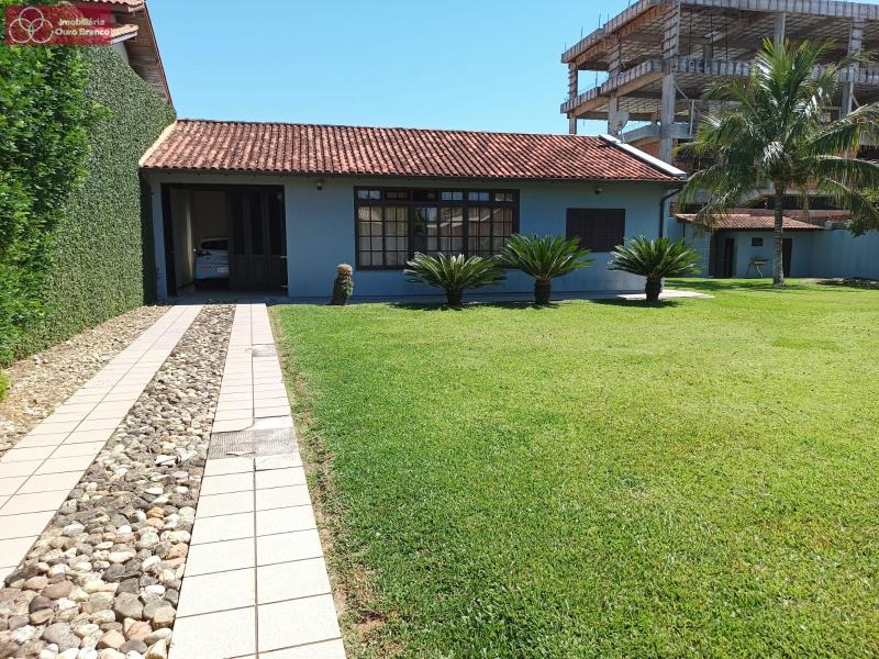 Casa-Codigo-3246-a-Venda-no-bairro-Ingleses do Rio Vermelho-na-cidade-de-Florianópolis