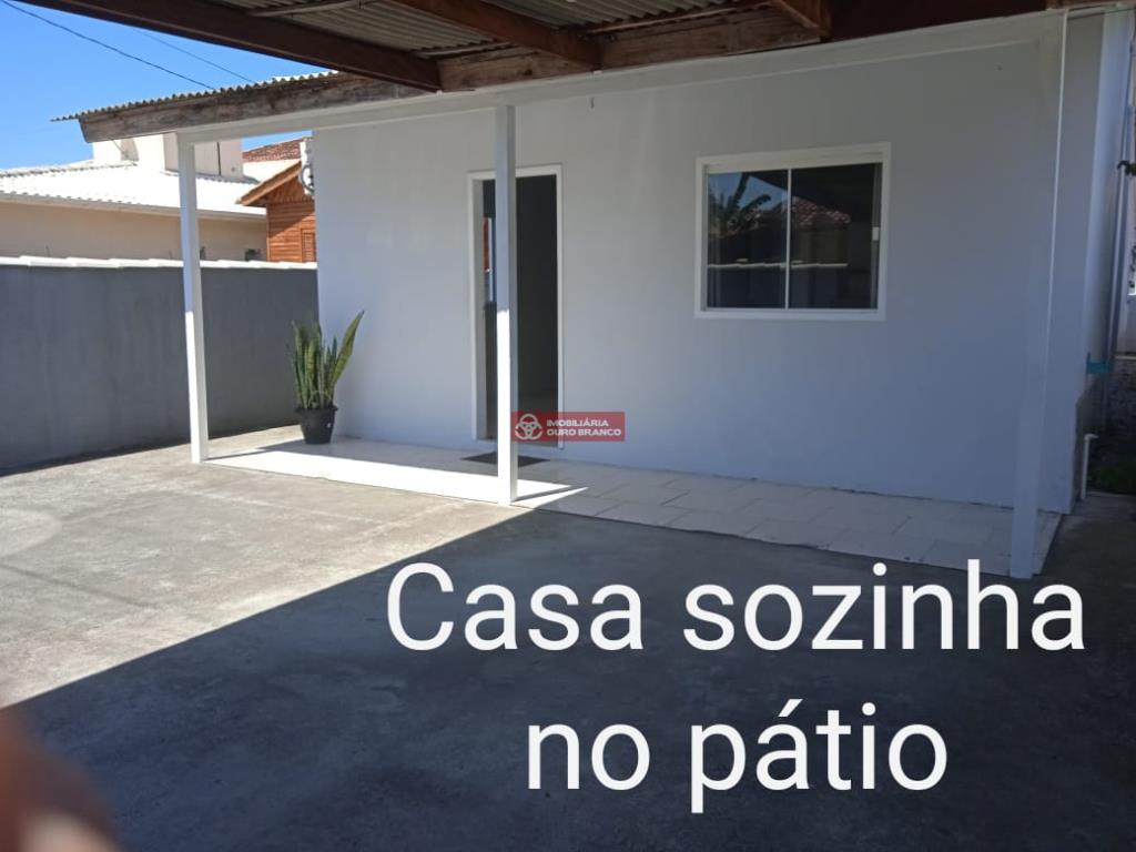 Casa-Codigo-3487-a-Venda-no-bairro-São João do Rio Vermelho-na-cidade-de-Florianópolis