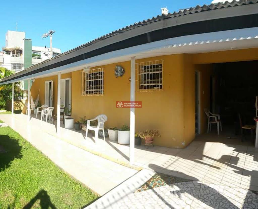 Casa-Codigo-3504-a-Venda-no-bairro-Canasvieiras-na-cidade-de-Florianópolis