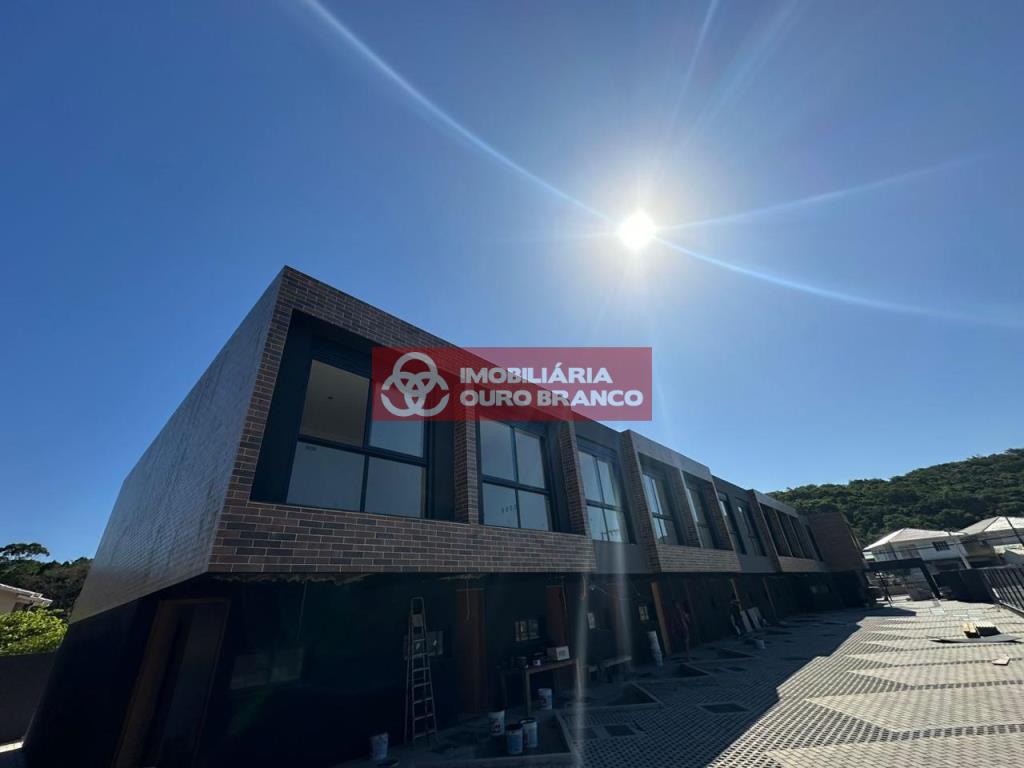 Casa-Codigo-3598-a-Venda-no-bairro-Cachoeira do Bom Jesus-na-cidade-de-Florianópolis