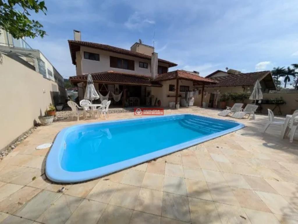 Casa-Codigo-3897-a-Venda-no-bairro-Córrego Grande-na-cidade-de-Florianópolis