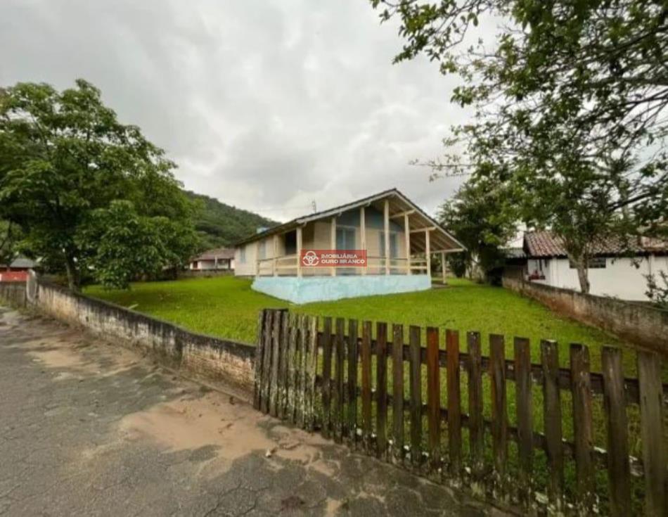 Casa-Codigo-3916-a-Venda-no-bairro-Cachoeira do Bom Jesus-na-cidade-de-Florianópolis