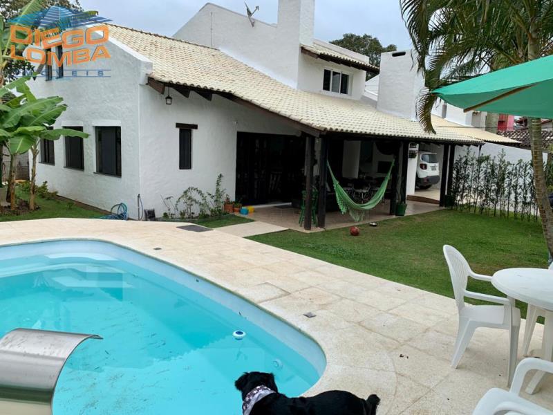 Casa para Comprar, 4 dormitórios no bairro Cachoeira do Bom Jesus em Florianópolis - Código 2237