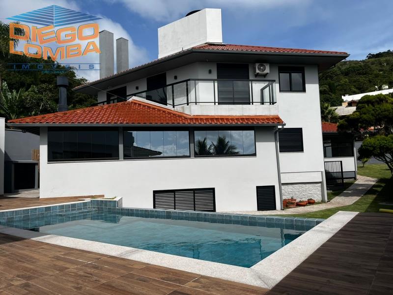 Casa para Comprar, 3 dormitórios no bairro Praia Brava em Florianópolis - Código 2489