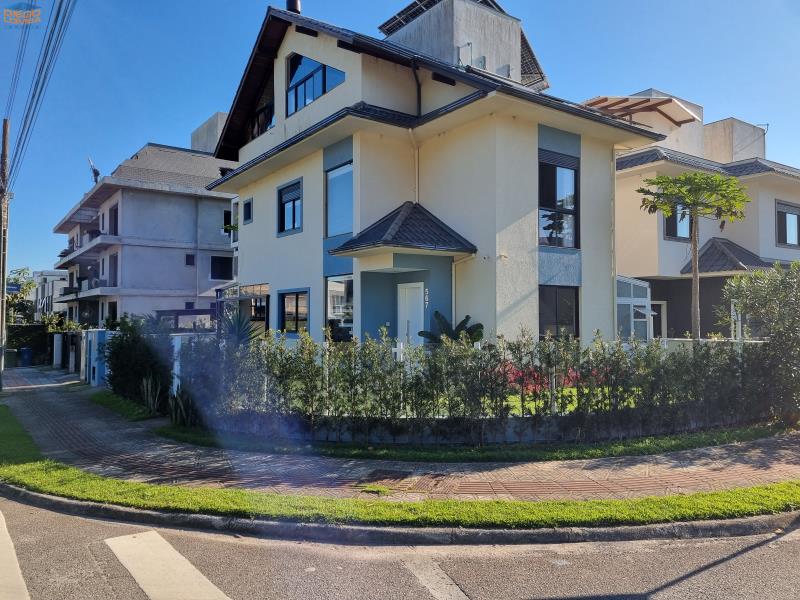 Casa para Comprar, 3 dormitórios no bairro Cachoeira do Bom Jesus em Florianópolis - Código 3035