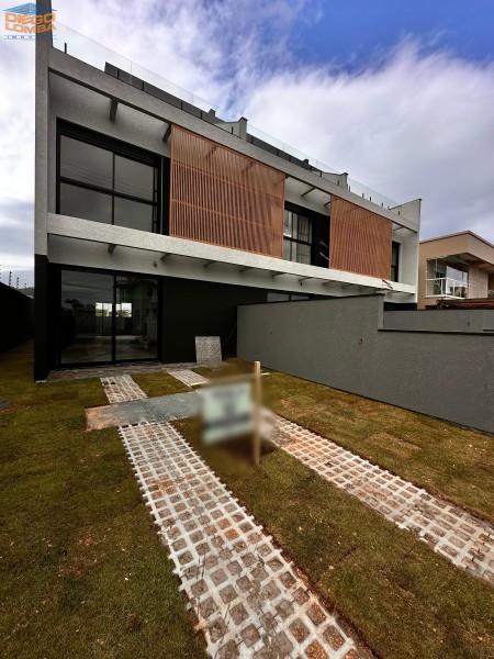 Casa para Comprar, 3 dormitórios no bairro Ingleses do Rio Vermelho em Florianópolis - Código 3047