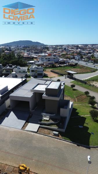 Casa para Comprar, 4 dormitórios no bairro Ingleses do Rio Vermelho em Florianópolis - Código 3140