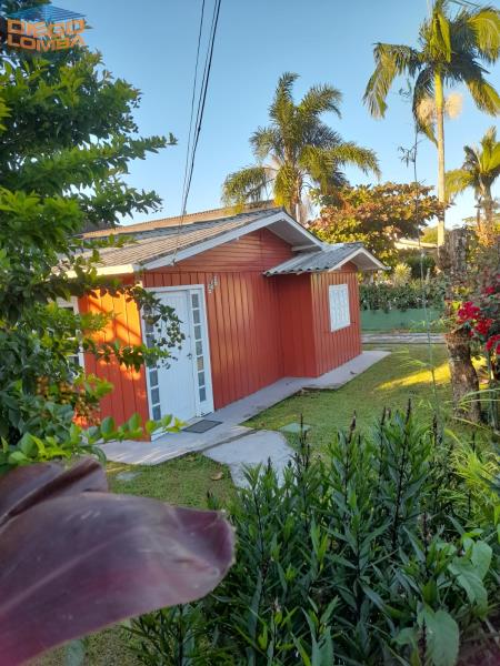 Casa Aluguel Temporada, 2 dormitórios no bairro Ponta das  Canas em Florianópolis - Código 3159