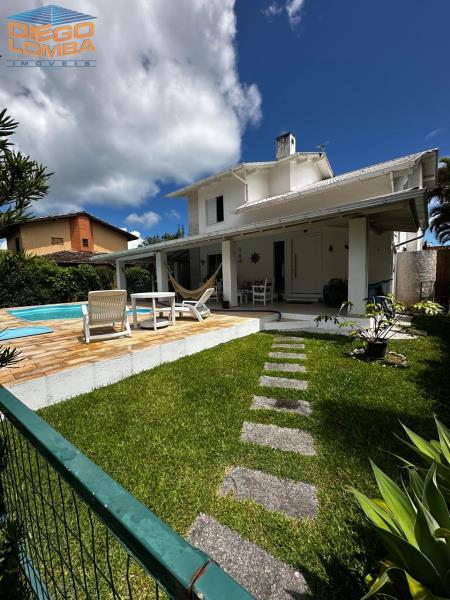 Casa para Comprar, 4 dormitórios no bairro Cachoeira do Bom Jesus em Florianópolis - Código 3232