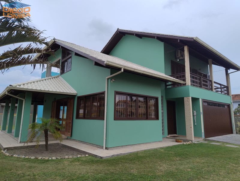 Casa Aluguel Temporada, 3 dormitórios no bairro Cachoeira do Bom Jesus em Florianópolis - Código 3395