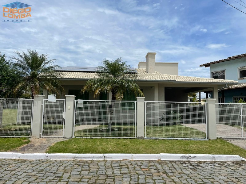 Casa para Alugar, 3 dormitórios no bairro Cachoeira do Bom Jesus em Florianópolis - Código 3450