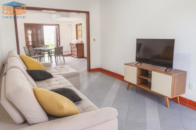 Casa Aluguel Temporada, 3 dormitórios no bairro Ponta das  Canas em Florianópolis - Código 3491