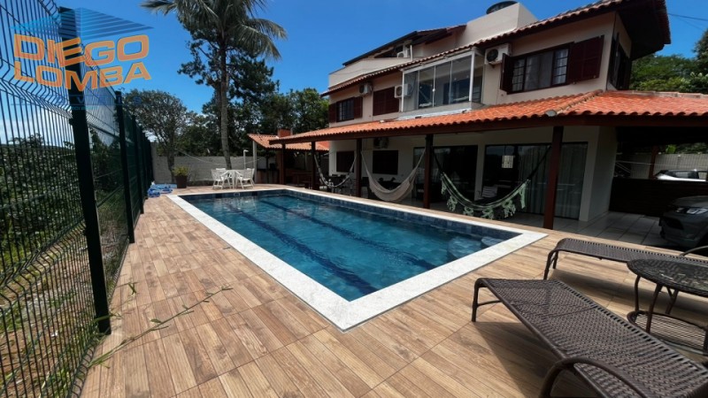 Casa Aluguel Temporada, 4 dormitórios no bairro Cachoeira do Bom Jesus em Florianópolis - Código 3502