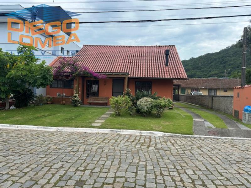 Casa para Comprar, 3 dormitórios no bairro Cachoeira do Bom Jesus em Florianópolis - Código 3520