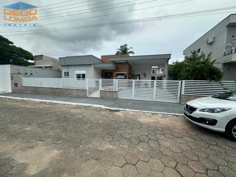 Casa para Comprar, 3 dormitórios no bairro Canasvieiras em Florianópolis - Código 3523