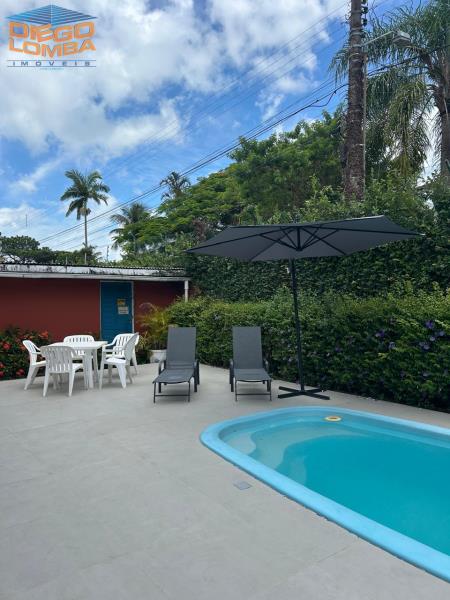 Casa para Comprar, 4 dormitórios no bairro Cachoeira do Bom Jesus em Florianópolis - Código 3539