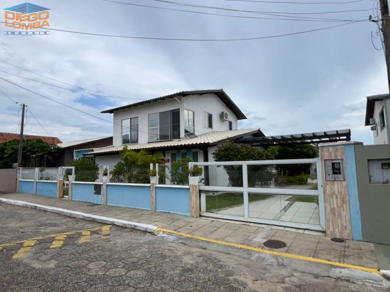 Casa para Comprar no bairro Ingleses do Rio Vermelho em Florianópolis - Código 3561