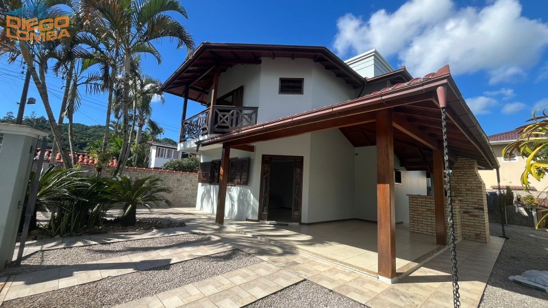 Casa para Alugar, 3 dormitórios no bairro Cachoeira do Bom Jesus em Florianópolis - Código 3628