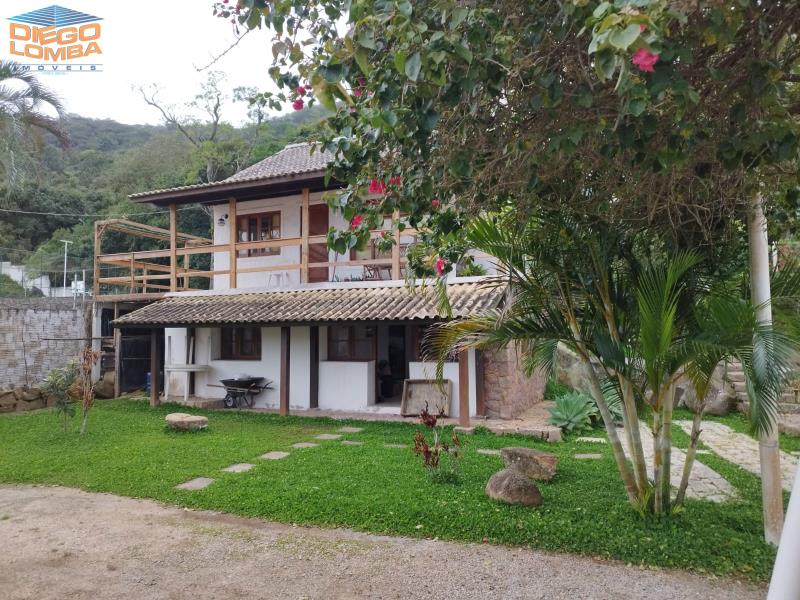 Casa para Comprar, 5 dormitórios no bairro Cachoeira do Bom Jesus em Florianópolis - Código 3650